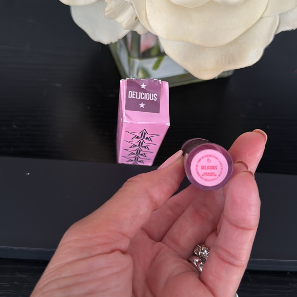 Jeffree Star Velour Liquid Lipstick "Delicious" grey-brown mauve~Discontinued - Picture 4 of 6